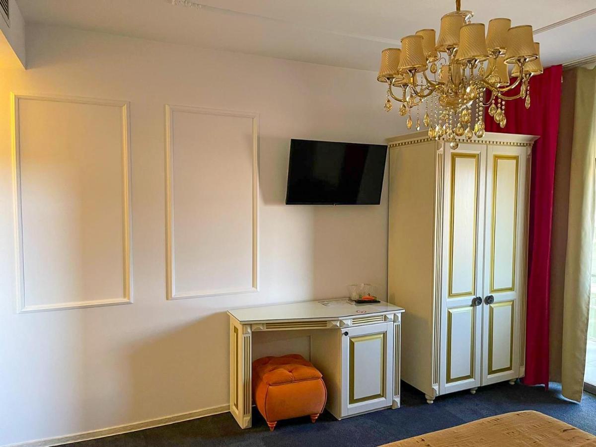 Hotel Goya Collection Târgu Jiu Zewnętrze zdjęcie