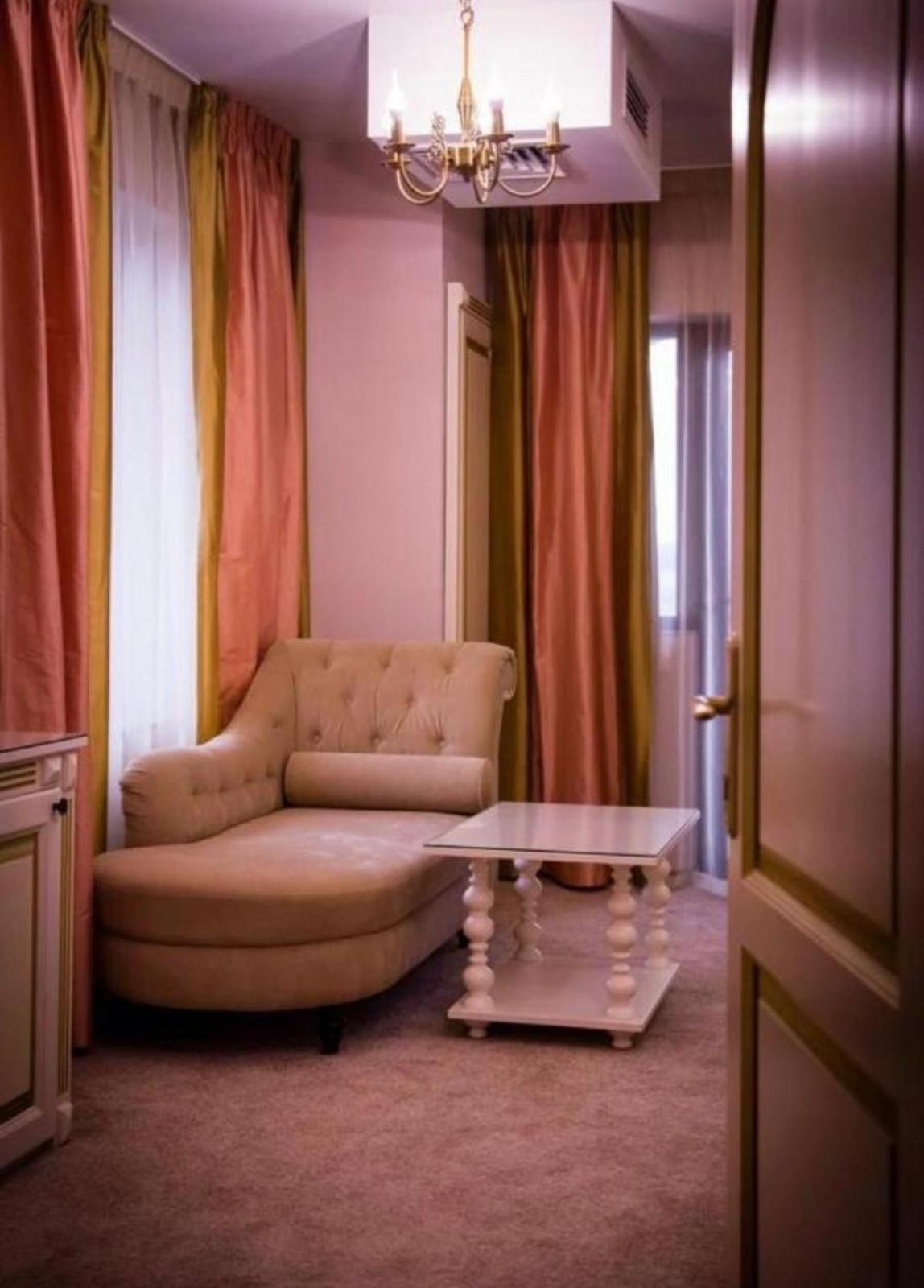 Hotel Goya Collection Târgu Jiu Zewnętrze zdjęcie